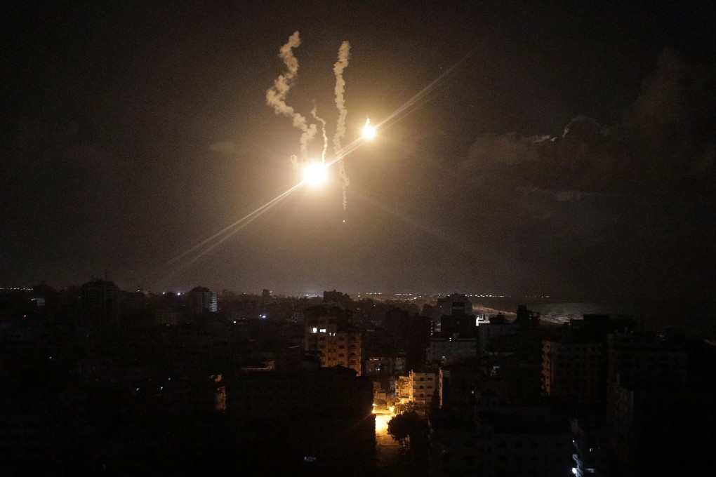 Israeli army flares over southern Gaza on 19 October. Photo: EPA