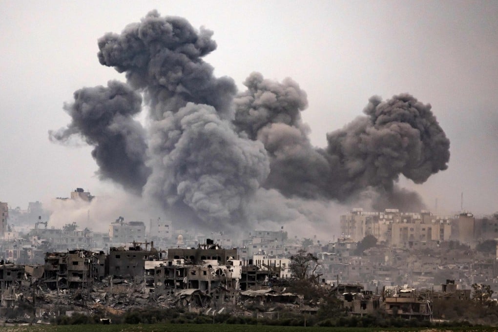 Black smoke ascends from the Gaza Strip amid battles between Israel and Palestinian group Hamas on October 29, 2023. Photo: AFP