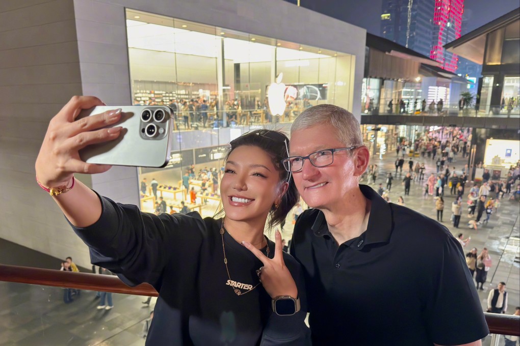Apple’s Cook ‘optimistic’ on China after record iPhone revenues. Photo: Weibo