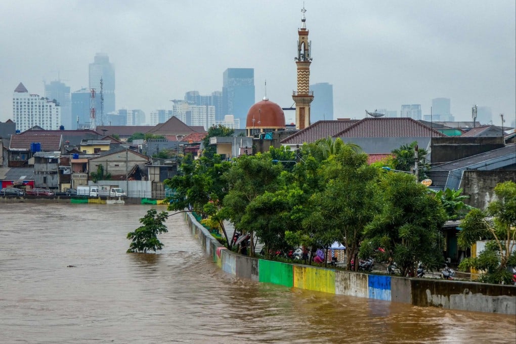 Flooded houses after heavy rain in Jakarta in early 2020. The sinking metropolis is very vulnerable to environmental hazards. Photo: AFP