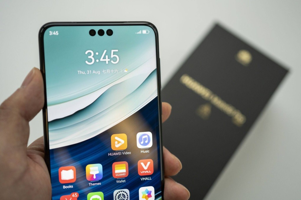Huawei’s new Mate 60 Pro handset, which surprised many when it was announced in August, can be customised to make quantum-encrypted phone calls directly through the native dial pad. Photo: Bloomberg