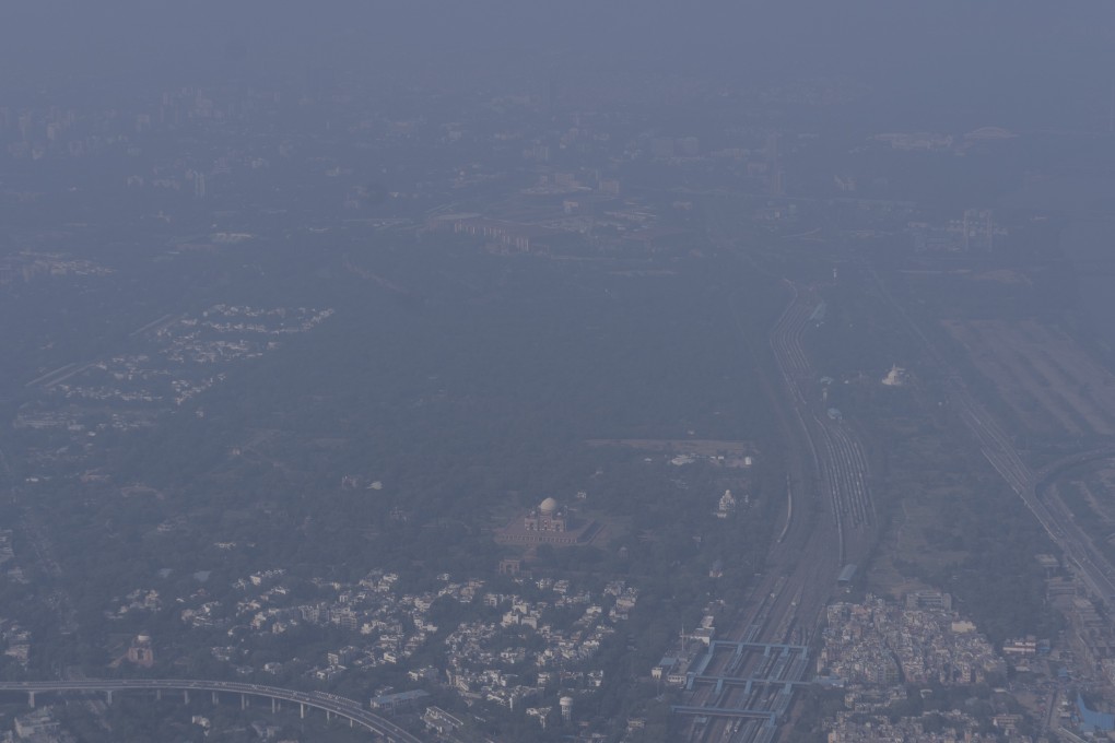 Smog enveloping the skyline on the outskirts of New Delhi on November 12. Photo: AP