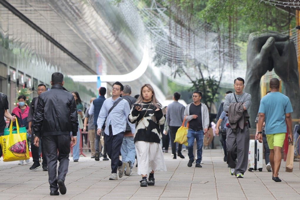 Friday’s minimum temperature was lower than the Observatory’s previous forecast of 17 degrees. Photo: Jelly Tse