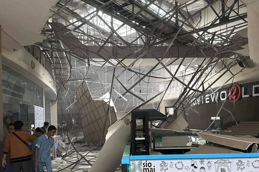A damaged ceiling at a shopping mall in General Santos City in South Cotabato after a fatal earthquake shook the southern Philippines. Photo: Shaira Ann Sandigan-Rodrigo via AFP