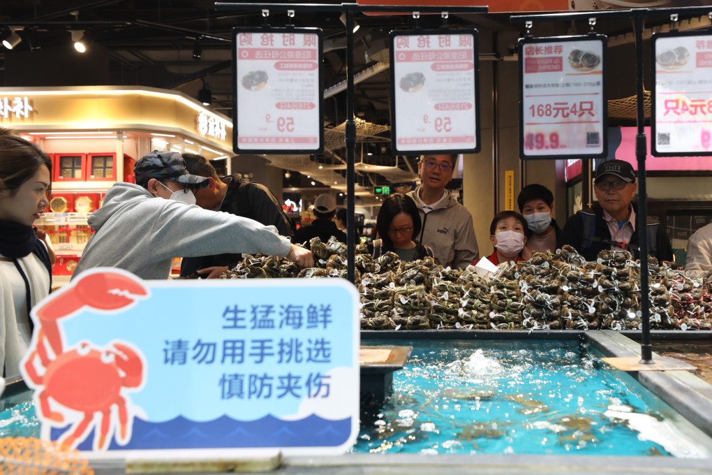 Hema Xiansheng supermarket in Futian. Hairy crabs here are luring discount-hunting Hongkongers. Photo: Xiaomei Chen