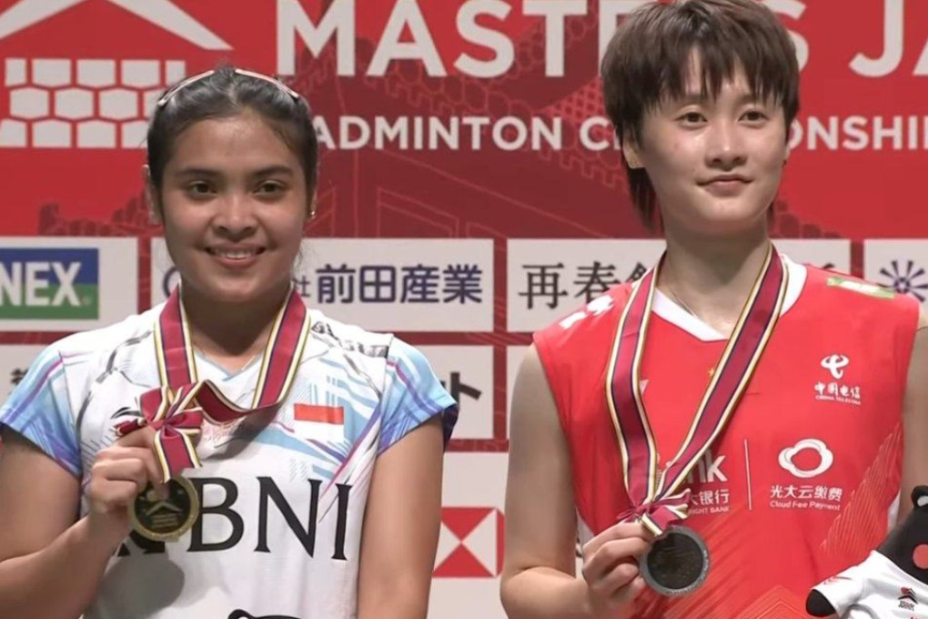 Gregoria Mariska Tunjung (left) celebrates winning the Kumamoto Masters title in Japan. Photo: X/@BadmintonTalk