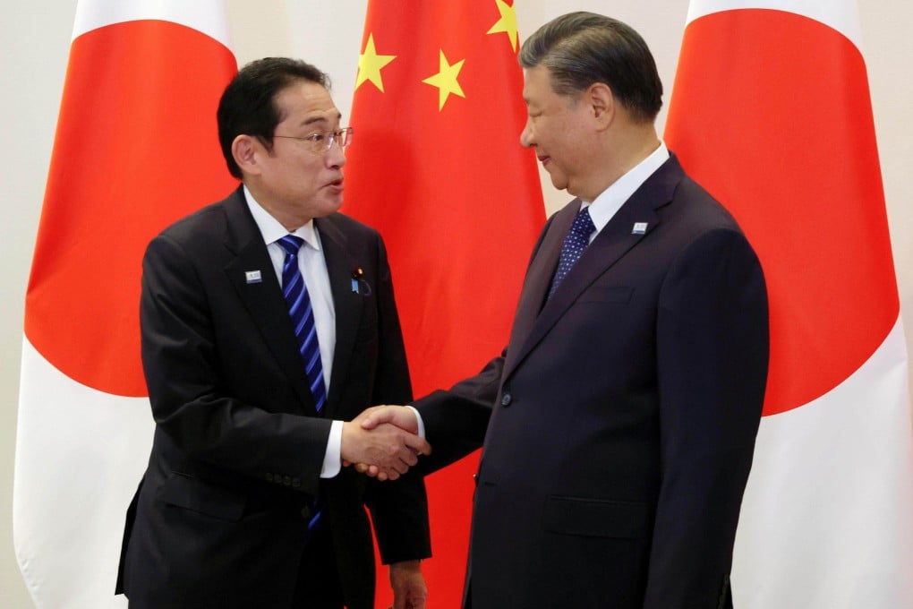 Japanese Prime Minister Fumio Kishida (left) shakes hands with President Xi Jinping during their meeting in San Francisco on November 16 on the sidelines of the Asia-Pacific Economic Cooperation forum. Photo: Kyodo