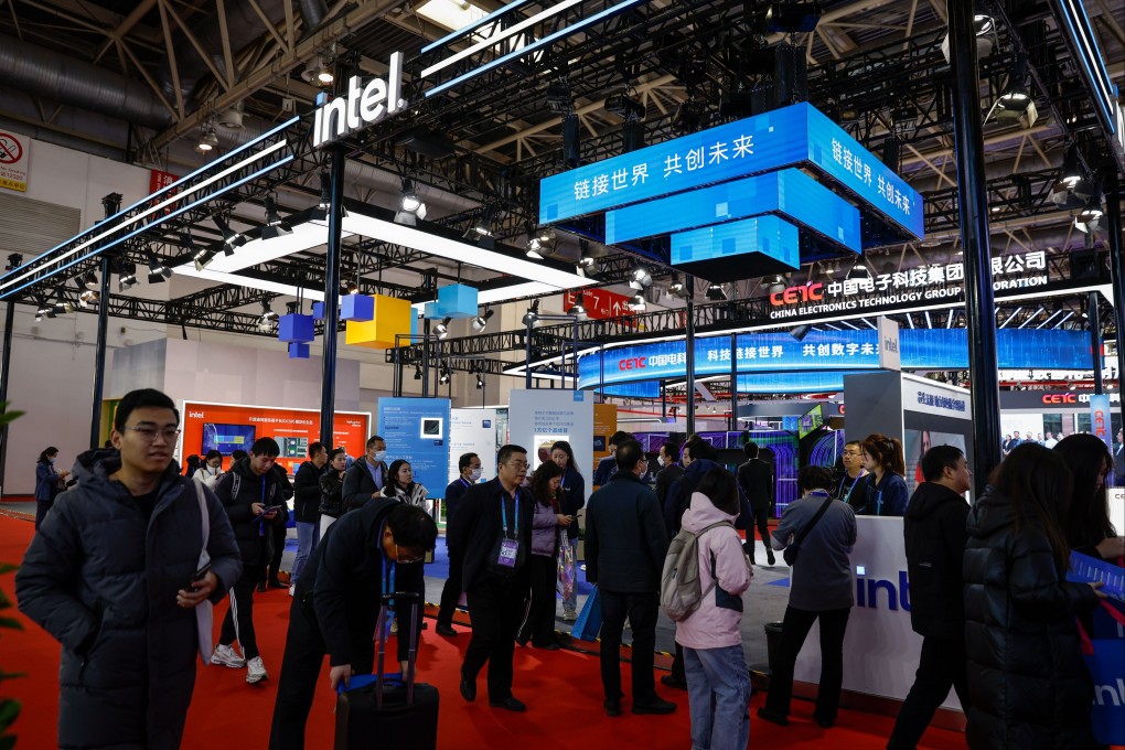 Forum participants at China’s first International Supply Chain Expo emphasised the importance of tech in keeping manufacturing linkages secure. Photo: EPA-EFE
