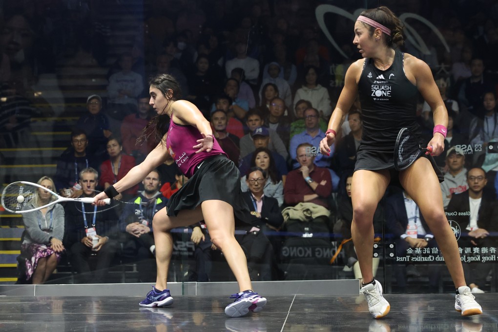 Amanda Sobhy (right) and
Nour El Sherbini battle it out in the semi-finals of the Hong Kong Squash Open. Photo: Edmond So