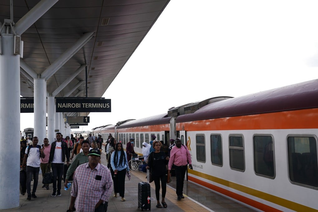 Passengers get off a train from Mombasa at the Nairobi Terminus of the China-built Mombasa-Nairobi standard gauge railway in Kenya on September 20. Photo: Xinhua