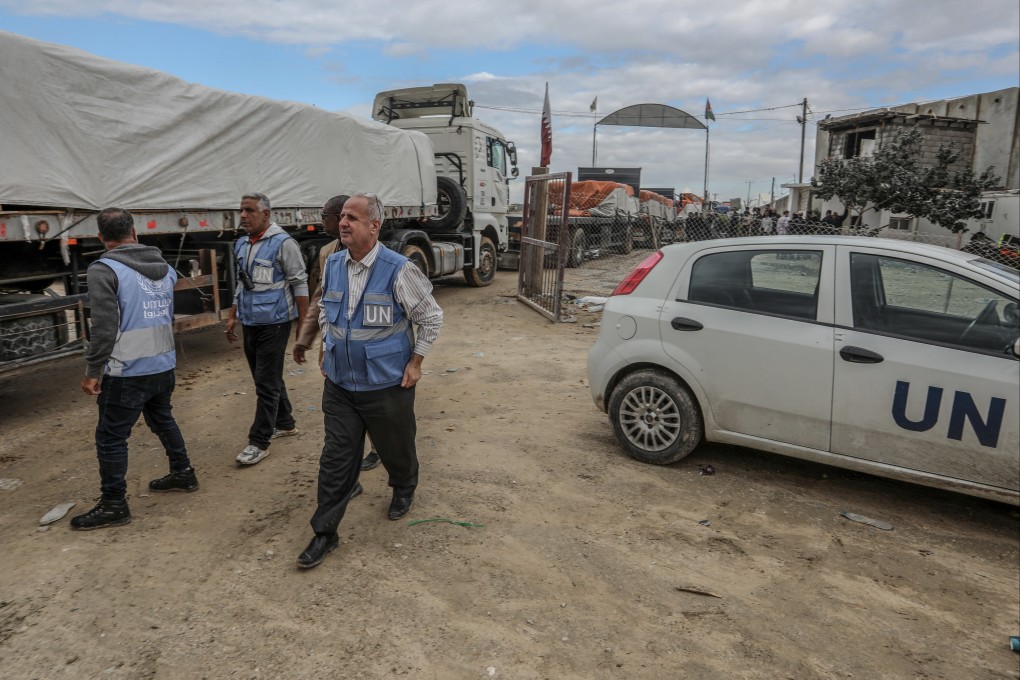 Members of the United Nations at the Kerem Shalom commercial crossing on November 15. Photo: dpa