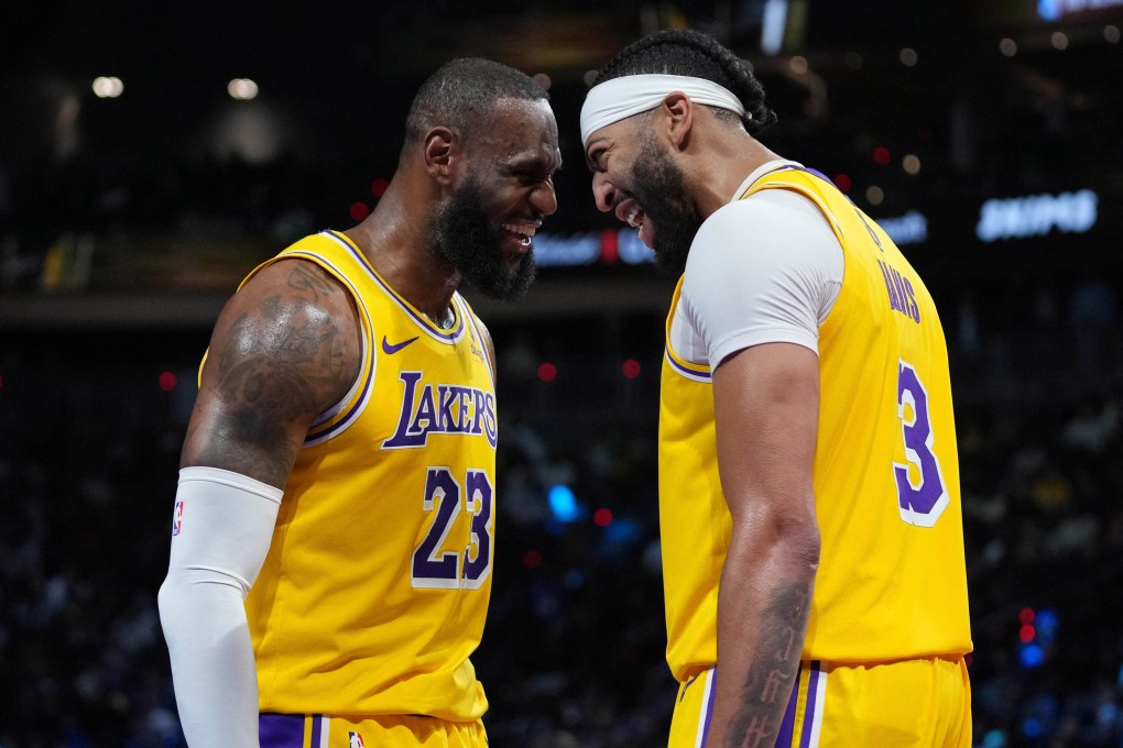 LeBron James (left) and Anthony Davis celebrate after winning the in-season tournament. Photo: USA TODAY Sports via Reuters Con