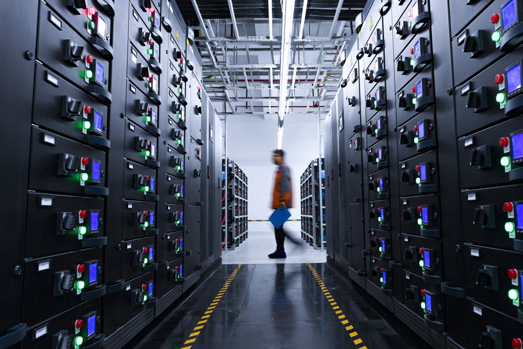 A worker maintains equipment at China Mobile’s data centre in a cloud computing base in Zhongwei City, northwestern Ningxia Hui autonomous region. Photo: Xinhua