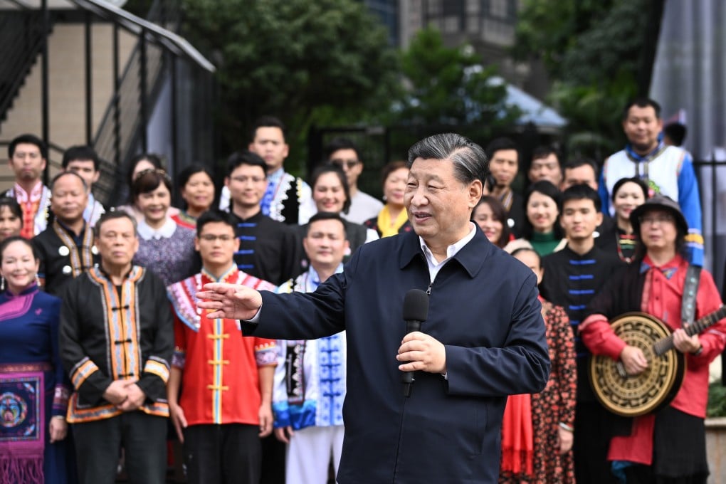 Chinese President Xi Jinping addresses residents at the Panlong community in Nanning, Guangxi Zhuang autonomous region, on Thursday. Photo: Xinhua