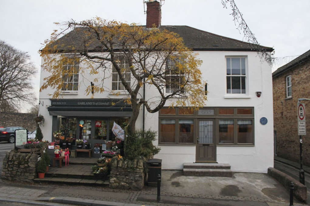 The former site of Catherine Morgan’s Confectioner (right), the sweet shop loved by Willy Wonka creator Roald Dahl as a child, is now an Airbnb property that can be rented. A plaque commemorating Dahl can be seen on the right of the building. Photo: Stephen Lau