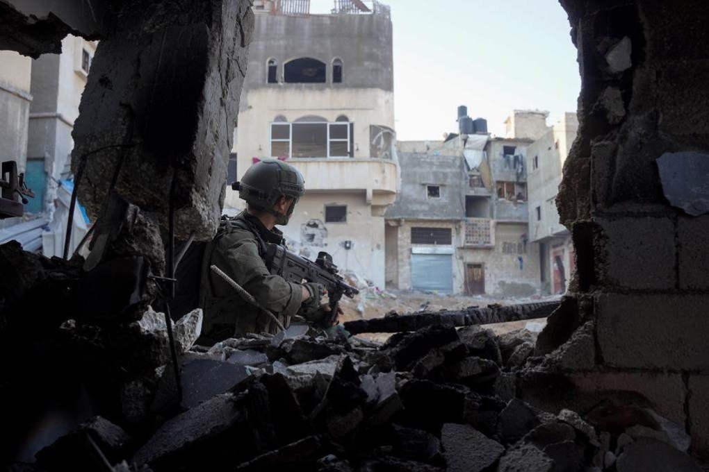 Israeli troops conducting military operations in the southern Gaza Strip city of Khan Younis. Photo: Xinhua