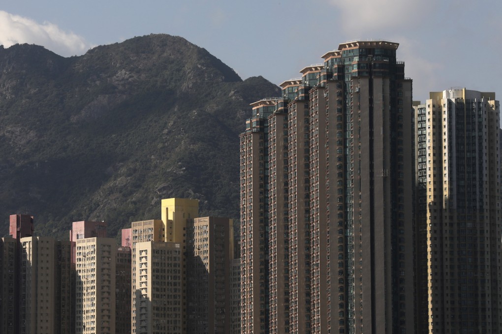 The private residential price index stood at 316 points in November, the lowest level since February 2017. Photo: Sun Yeung