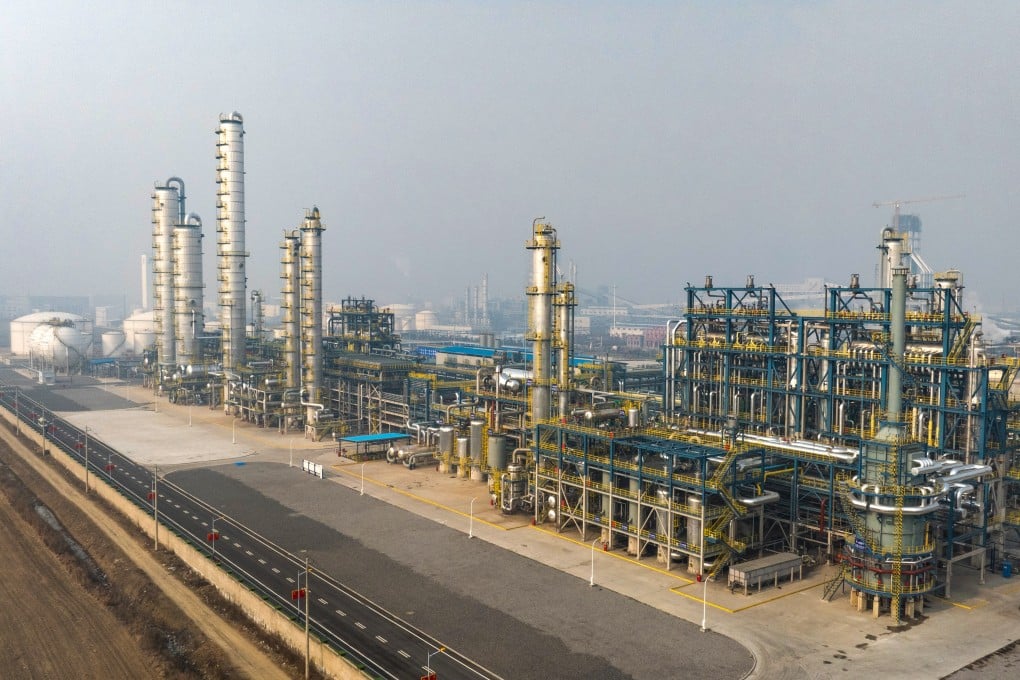 The plant in Huaibei, Anhui province, with an annual production capacity of 600,000 tonnes, uses advanced technology jointly developed by the Dalian Institute of Chemical Physics and the state-owned Shaanxi Yanchang Petroleum Group. Photo: Xinhua