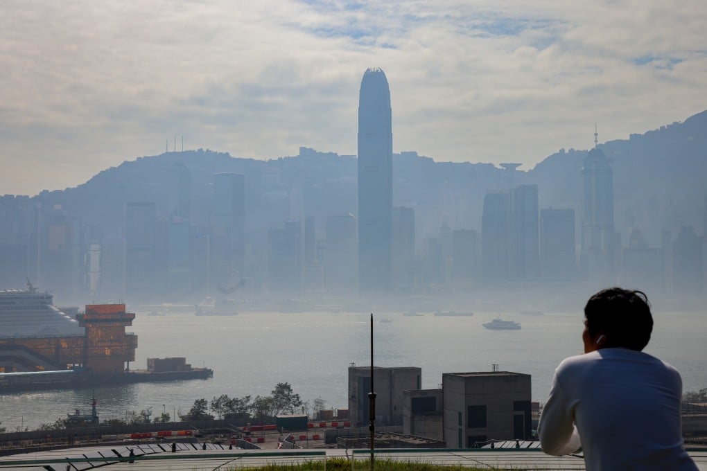 Poor visibility at Victoria Harbour on Sunday. A northeast monsoon is expected to reach the coast of southern China in the evening, according to the weather forecaster. Photo: Dickson Lee