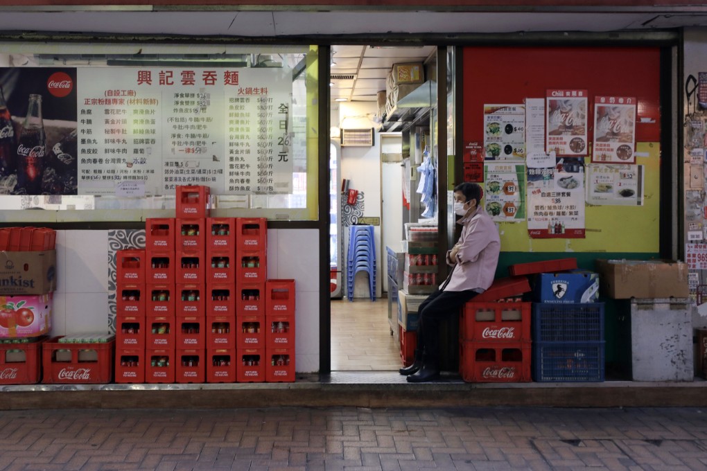 Restaurants are feeling the pinch with a growing trend of Hongkongers heading across the border to spend. Photo: Xiaomei Chen