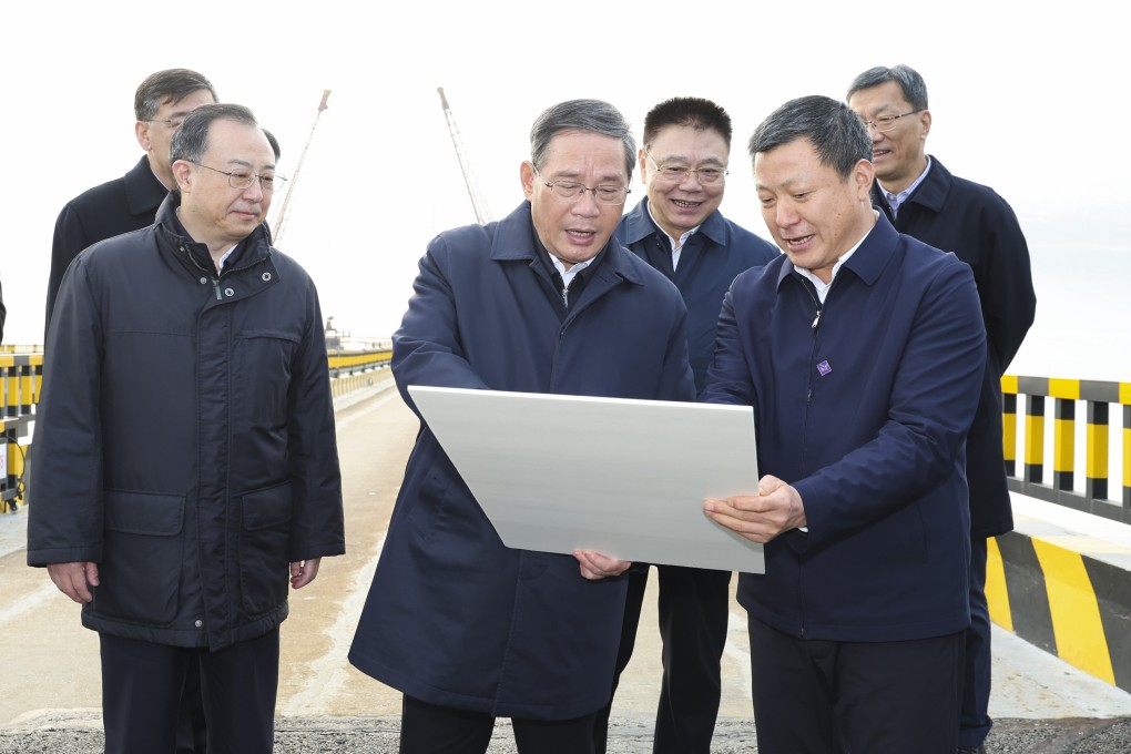 Premier Li Qiang visited a university, as well as semiconductor, laser and chemical manufacturers, during a two-day visit to the central Hubei province this week.