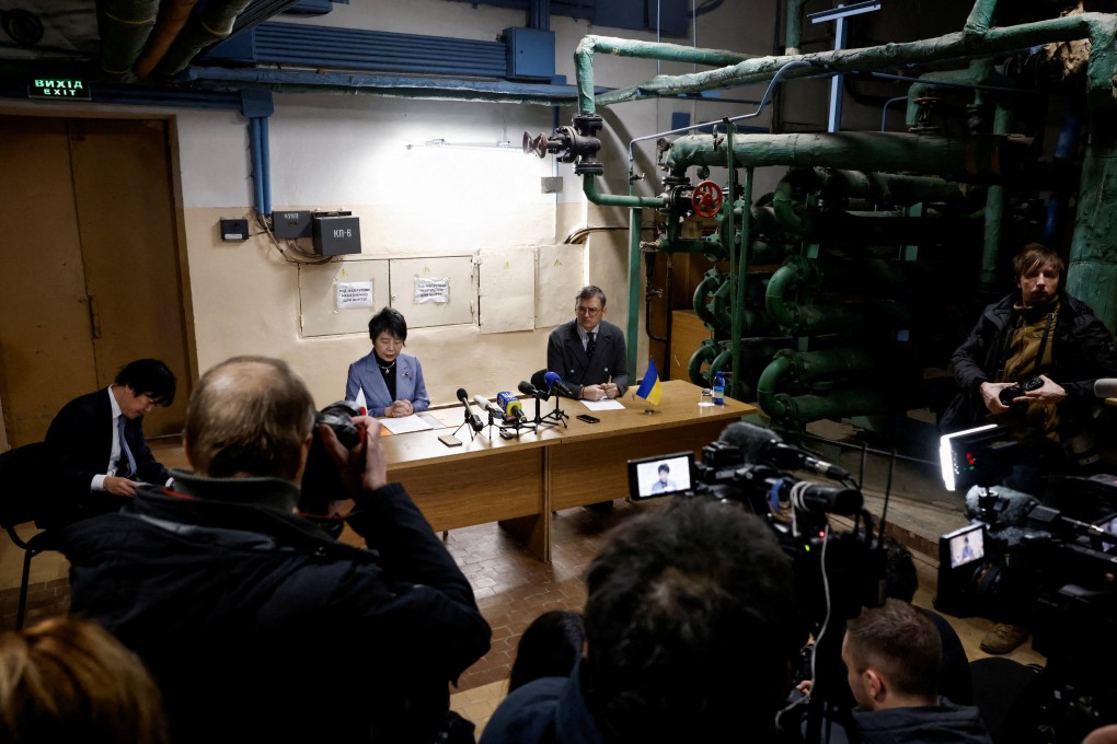 Ukrainian Foreign Minister Dmytro Kuleba and his Japanese counterpart Yoko Kamikawa attend a press conference in a bomb shelter in Kyiv on Sunday. Photo: Reuters