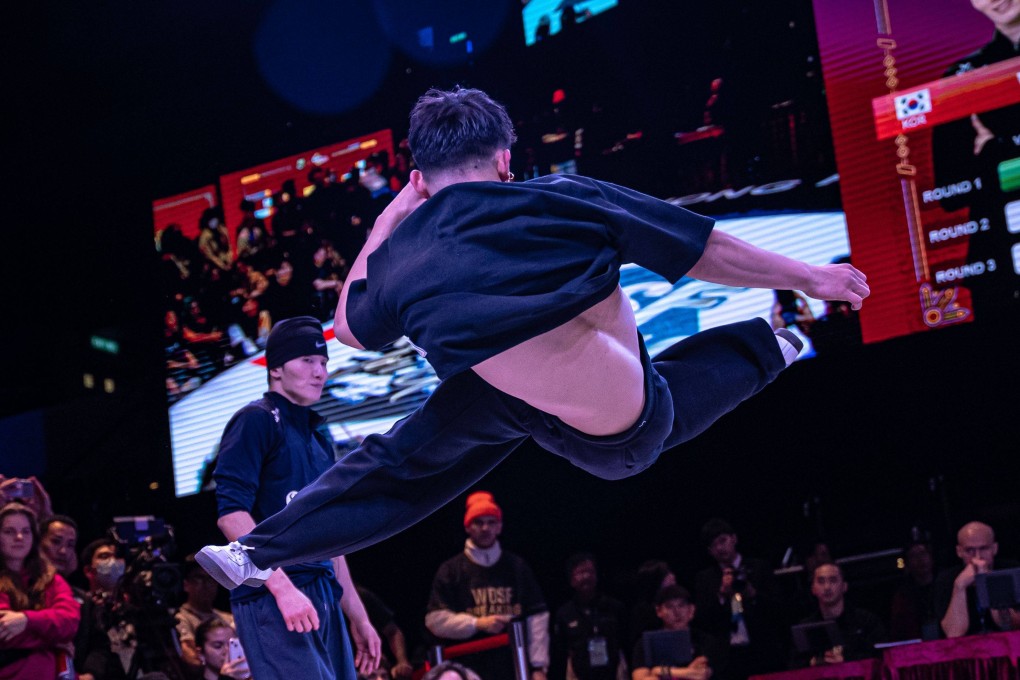 B-boy Issin in the final battle. Photo: Haruka Ambai