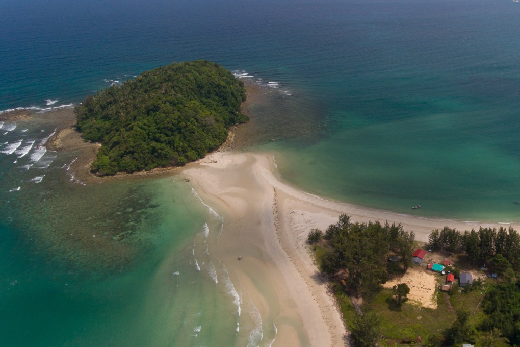 An aerial view of a beach in Sabah. Spain has convicted a mediator who awarded billions to a sultan’s heirs in the territorial feud. Photo: Shutterstock