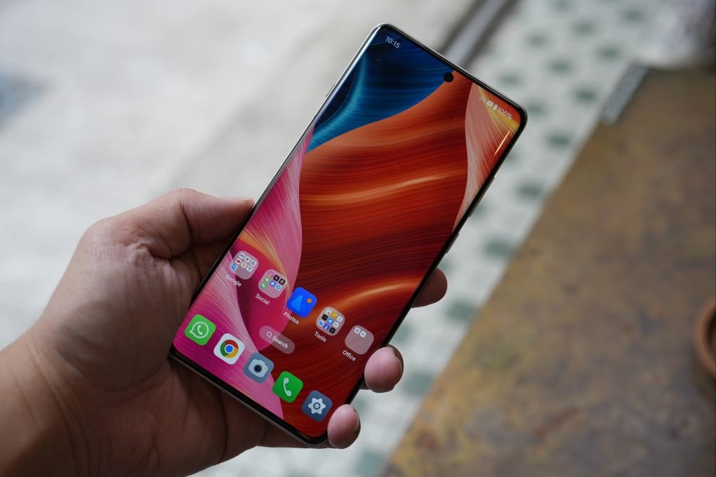 The Oppo Find X7 Ultra has the best phone camera hardware on the market by miles, enabling it to take zoom photos far superior to those of flagship iPhone and Google Pixel models. Photo: Ben Sin