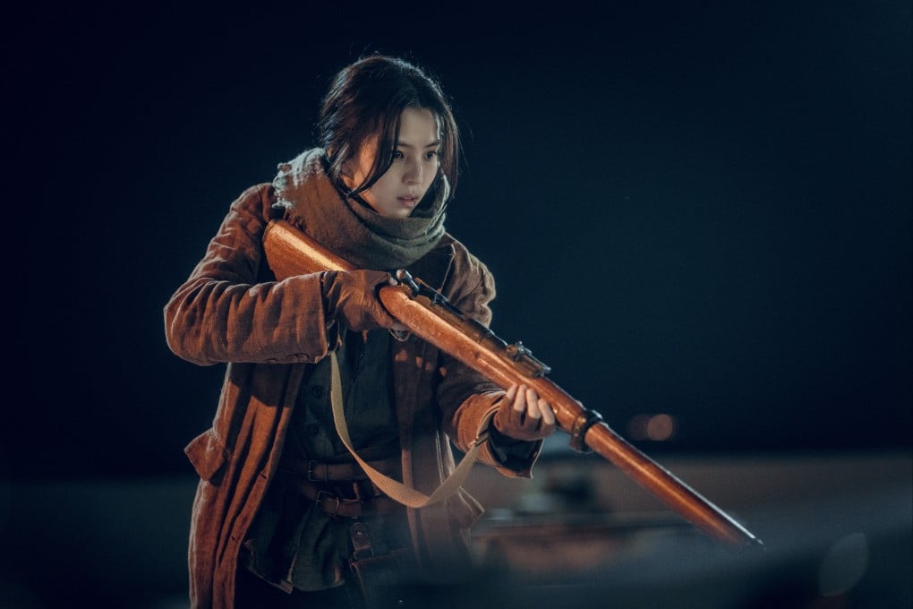 In Netflix period drama “Gyeongseong Creature”, set in Seoul in 1945, two people, played by Park Seo-joon and Han So-hee (above), battle a monster in a hospital, only to discover it is the mother of Han’s character. Photo: Lim Hyo Sun/Netflix