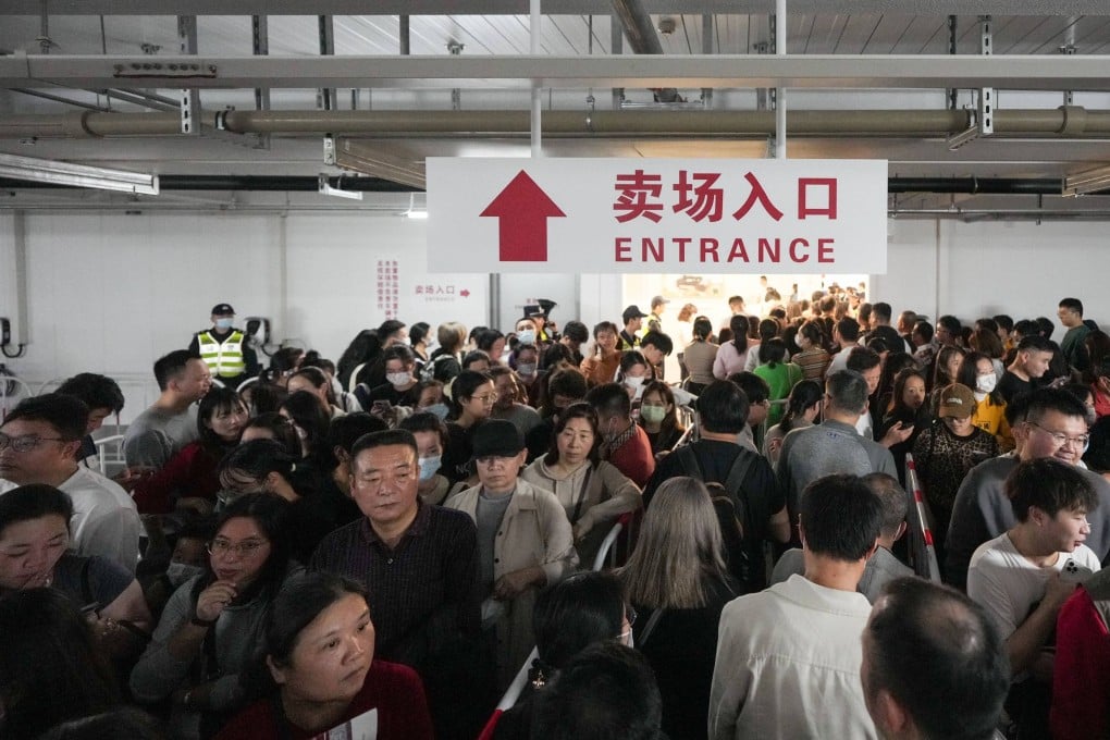 Eager shoppers at Costco Wholesale’s new store in Shenzhen. Photo: Eugene Lee