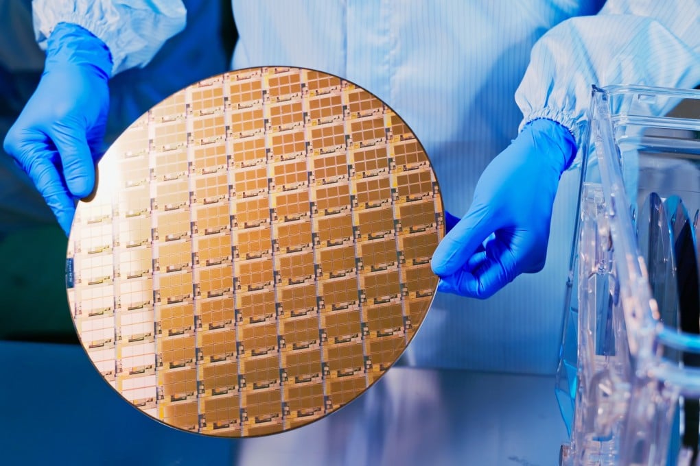 Chinese scientists are working on a new “Big Chip” processor that covers an entire silicon wafer. Photo: Shutterstock