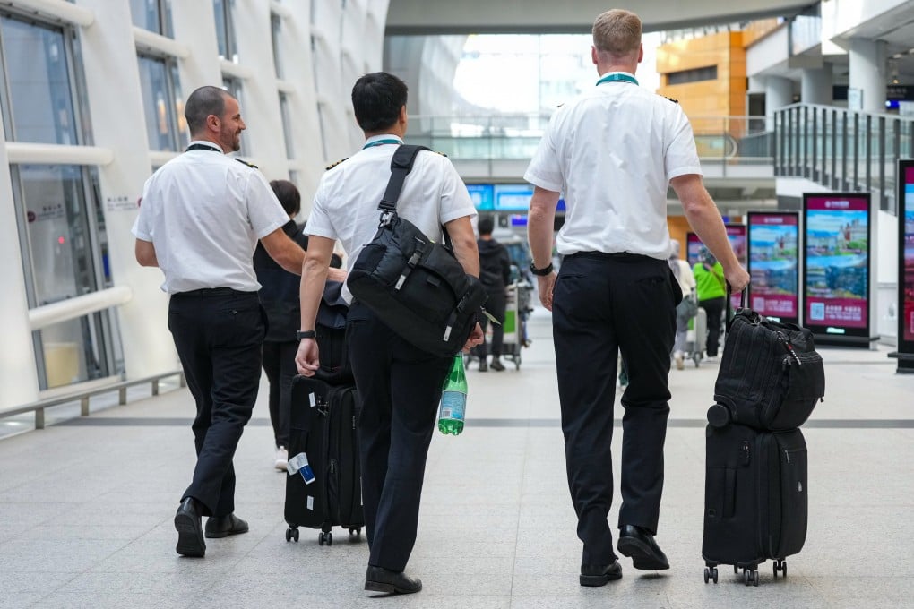 Cathay pilots had to accumulate 4,000 flying hours to apply for captain training. Photo: Eugene Lee