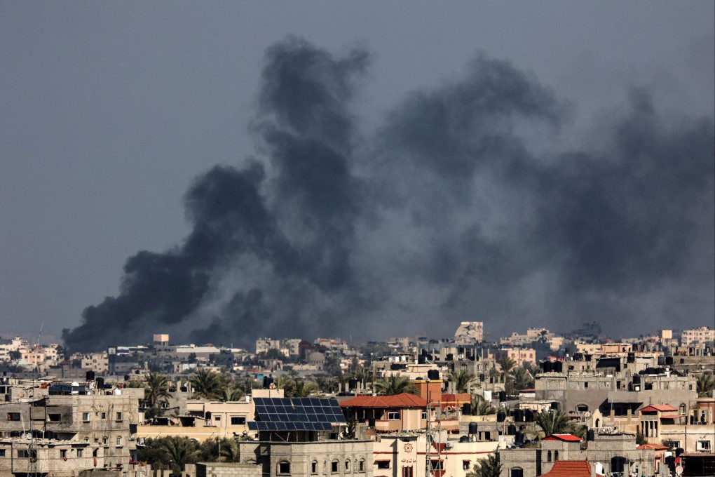 Smoke billows over Khan Yunis in the southern Gaza Strip as Israeli forces bombarded the city on January 15, 2024. Photo: AFP