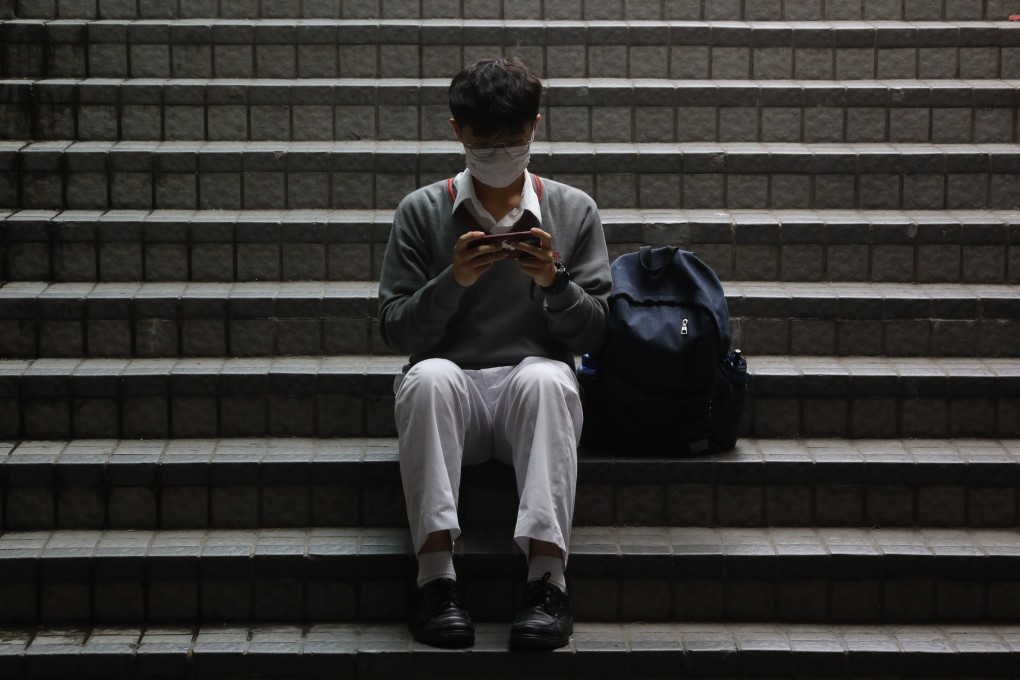 Widespread reports on the negative effects of social media use and excessive screen time among young people have led to calls for increased government regulation and parental involvement in their children’s online lives. Photo: Dickson Lee