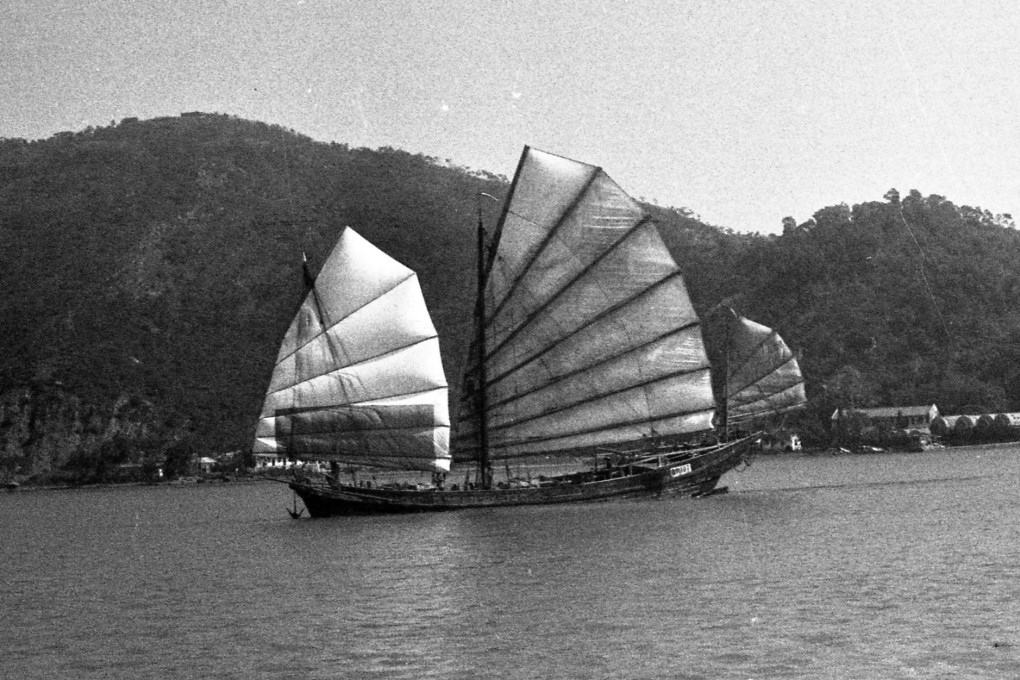 A Chinese junk sails across the port of Huangpu in Guangzhou, China, on October 20, 1979. Twenty years earlier, a crew of seven Spaniards took a similar ship on an eight-month journey from Hong Kong to Barcelona. Photo: C.Y. Yu