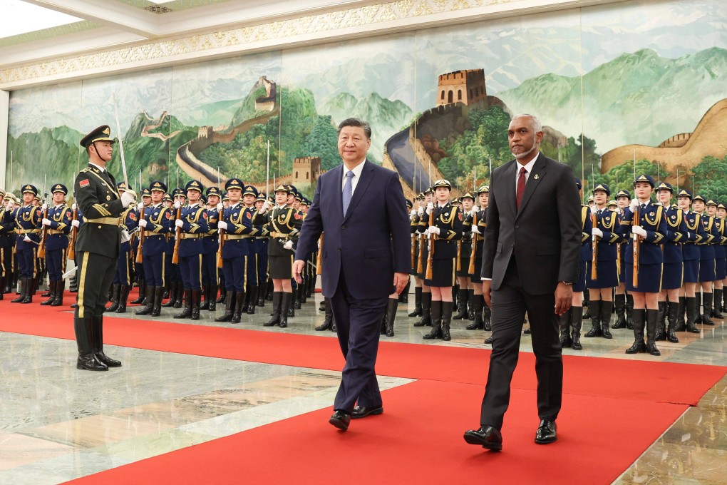 Maldives’ President Mohamed Muizzu (right) and Chinese President Xi Jinping at a welcome ceremony in Beijing on January 10. Photo: AFP