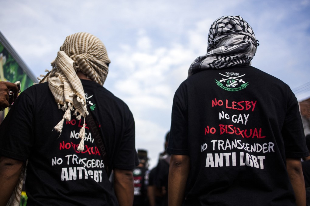 A Muslim group marches to blockade pro-LGBT protesters in Yogyakarta in February 2016. Photo: AFP