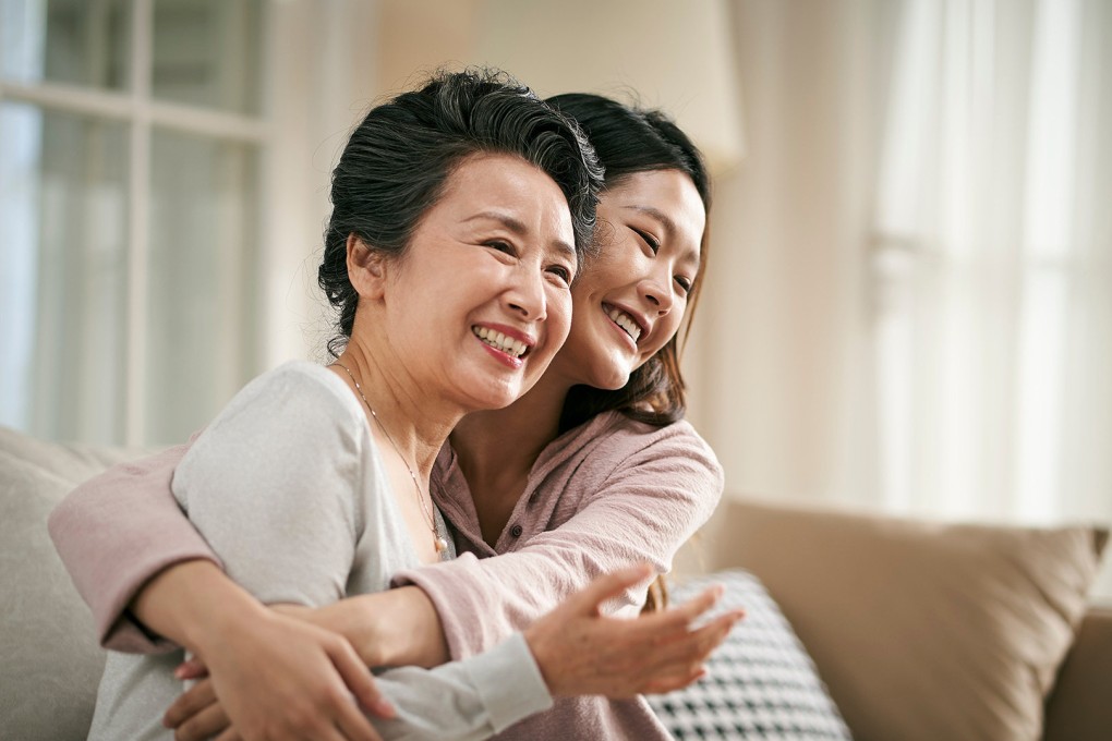 A thoughtful mother in China gave her daughter US$1,400 to encourage her to quit her high-pressure job, telling her that her health is most important. Photo: Shutterstock