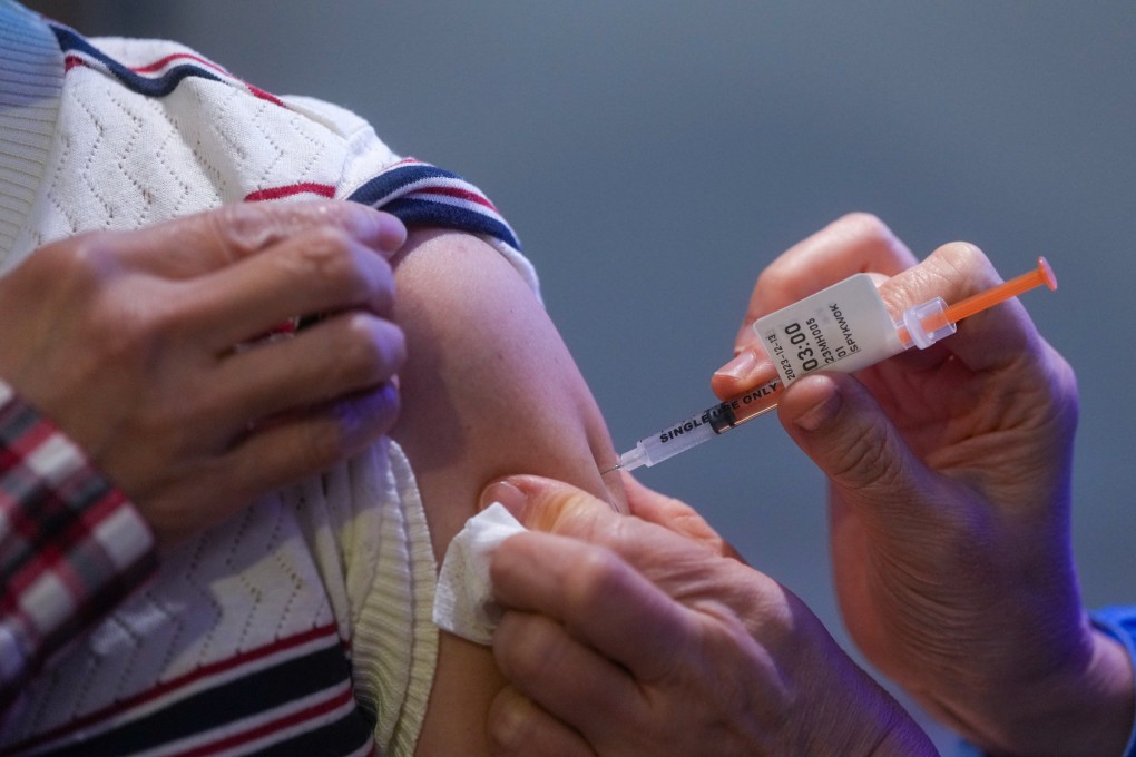 Medical experts have advised Hongkongers to get the latest Covid-19 jab that targets the XBB variant. Photo: Sam Tsang