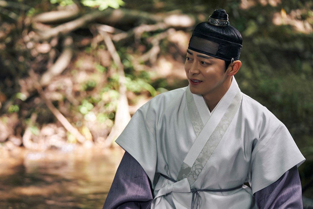 Jo Jung-suk as Grand Prince Lee In in a still from Netflix K-drama “Captivating the King”. Shin Se-kyung and Lee Sin-young co-star.
