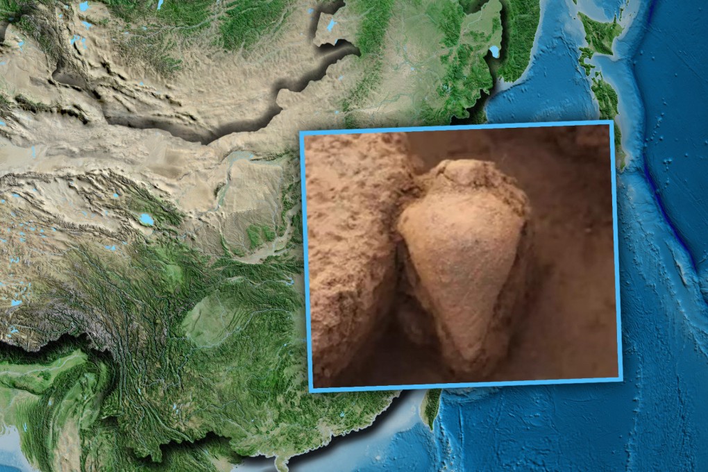 Scientists in China have unearthed a unique 7,700 year-old-bottle that offers fresh insights into the transition between two neolithic Chinese societies. Photo: SCMP composite/Shutterstock/YouTube