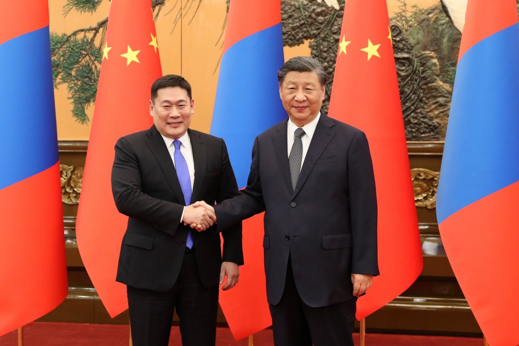 Chinese President Xi Jinping (right) met Mongolian Prime Minister Luvsannamsrai Oyun-Erdene during his trip to Beijing in July. Photo: X/Shaoqing Tantai