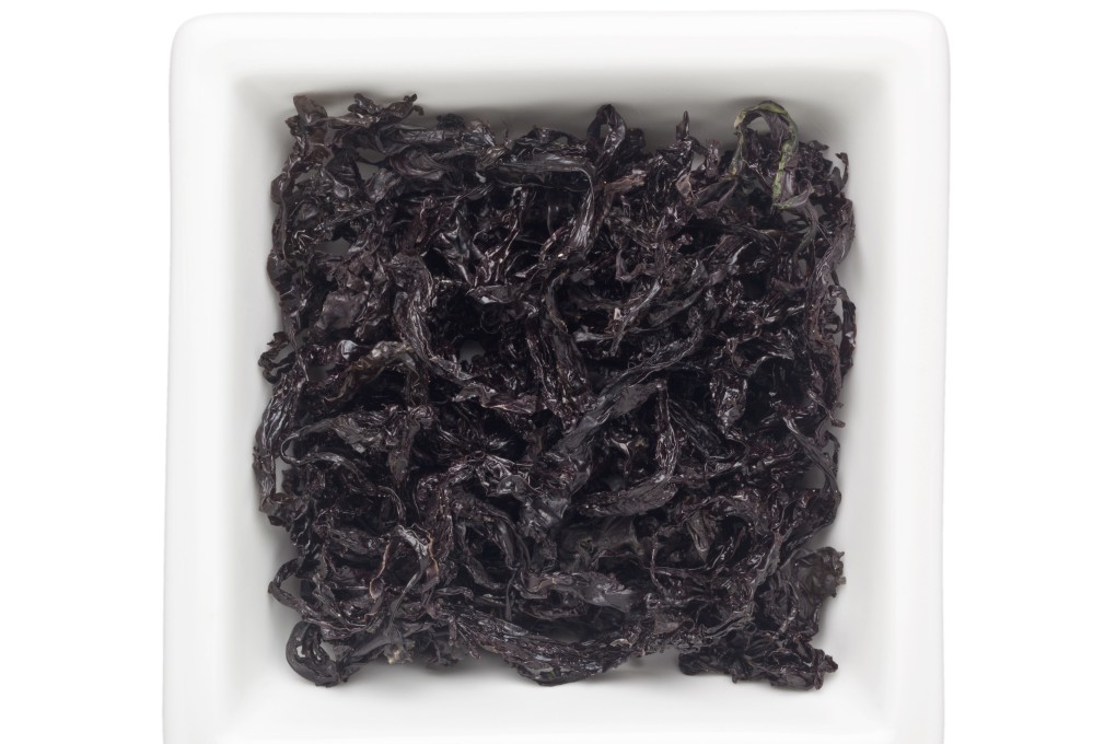 A vegetable known as black moss or hair moss (above) is a staple of Chinese New Year meals because its Cantonese name, fat choy, sounds like “get rich”. Overharvesting of the moss has turned land in China into desert. Photo: Shutterstock