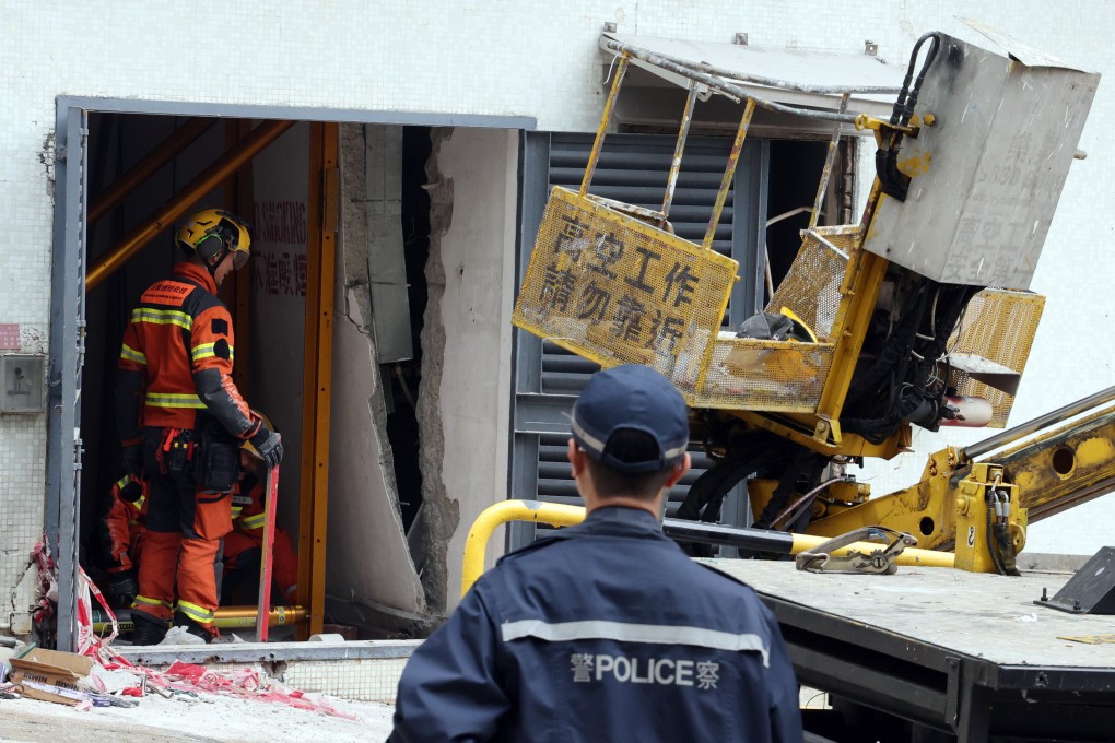 The blast occurred in an electrical switch room at Greenwood Terrace on Tai Man Street in Chai Wan at around 1.30pm. Photo: Jelly Tse