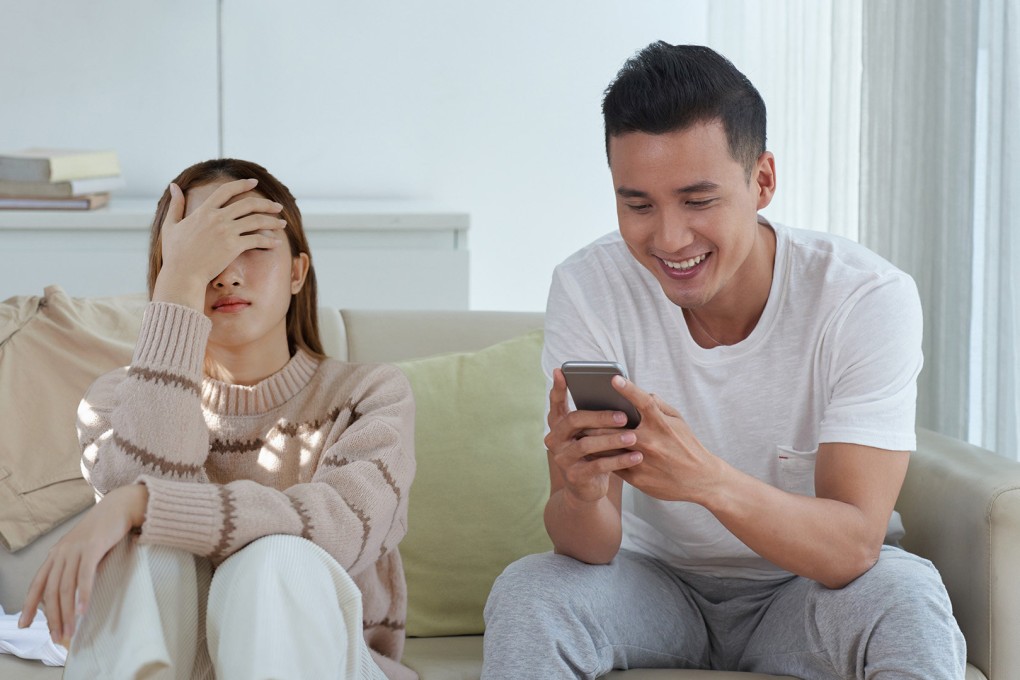 A woman in China has warned her husband-to-be that if he does not cut down on sharing details of his personal life on social media she will dump him. Photo: SCMP composite/Shutterstock