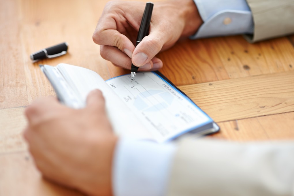 The end of the cheque is approaching. Photo: Shutterstock