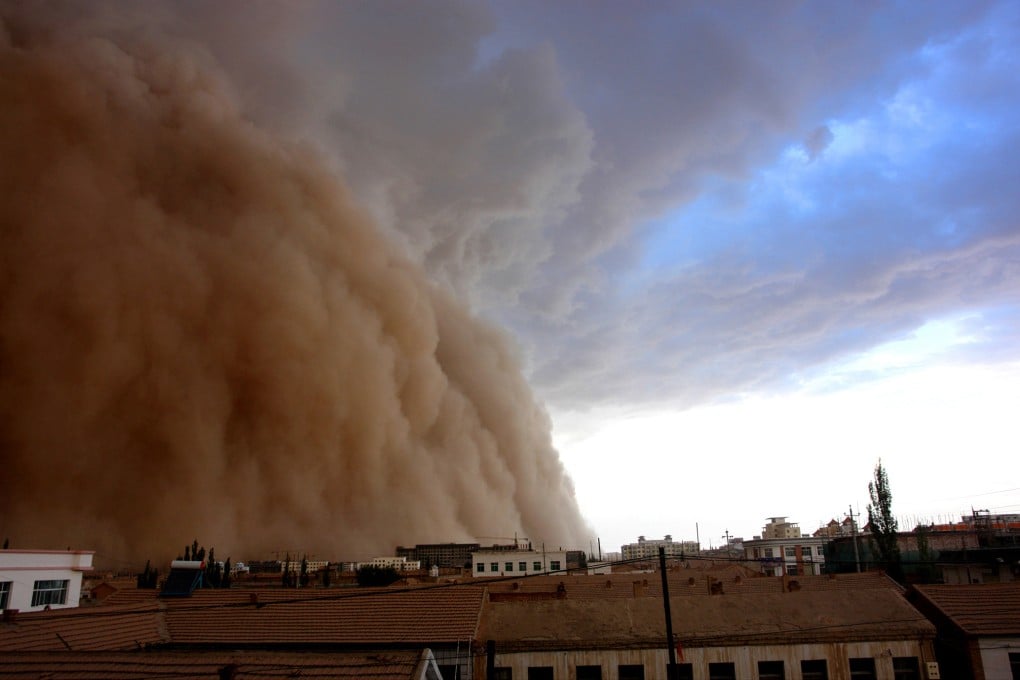 Sandstorms, like this one in Inner Mongolia, regularly blow across the border into China. But the main factor causing them might have less to do with Mongolia’s environment and more to do with wind speeds. Photo: Xinhua