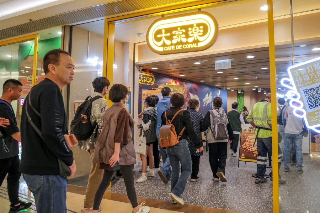People visit Cafe de Coral in To Kwa Wan. The group’s incoming CEO says she aims to establish the chain as the “people’s canteen” for residents in the Greater Bay Area. Photo: Jelly Tse