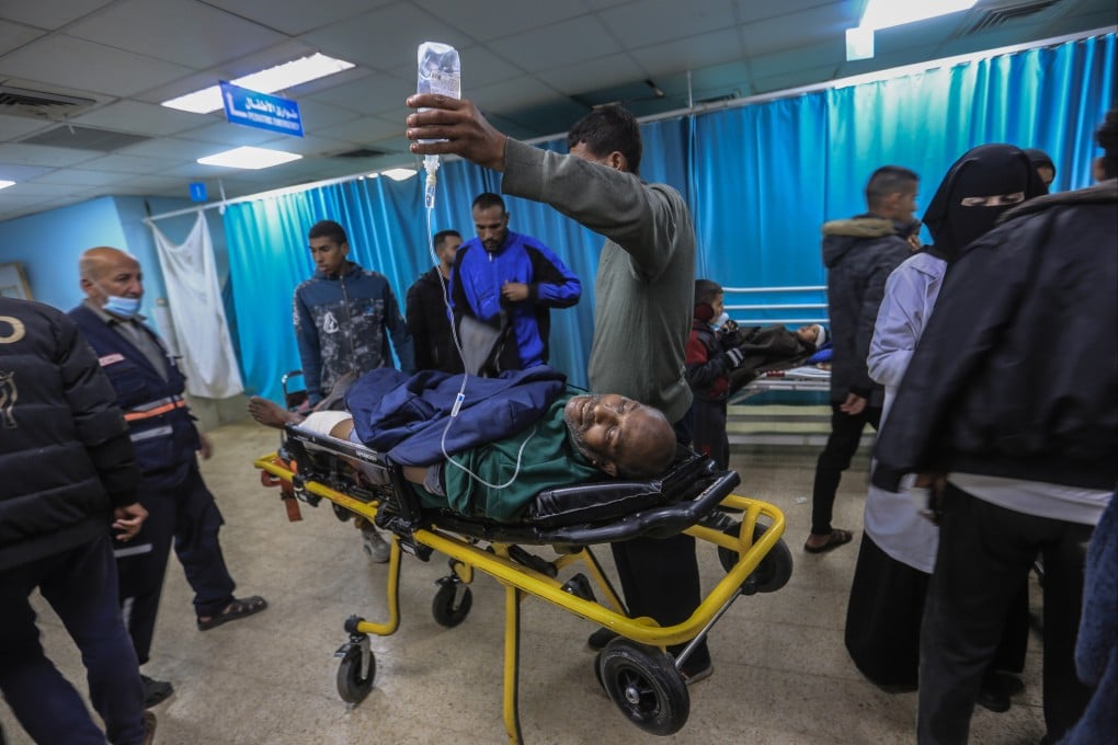 An injured Palestinian receives treatment at hospital following clashes in the city of Khan Yunis. Photo: dpa
